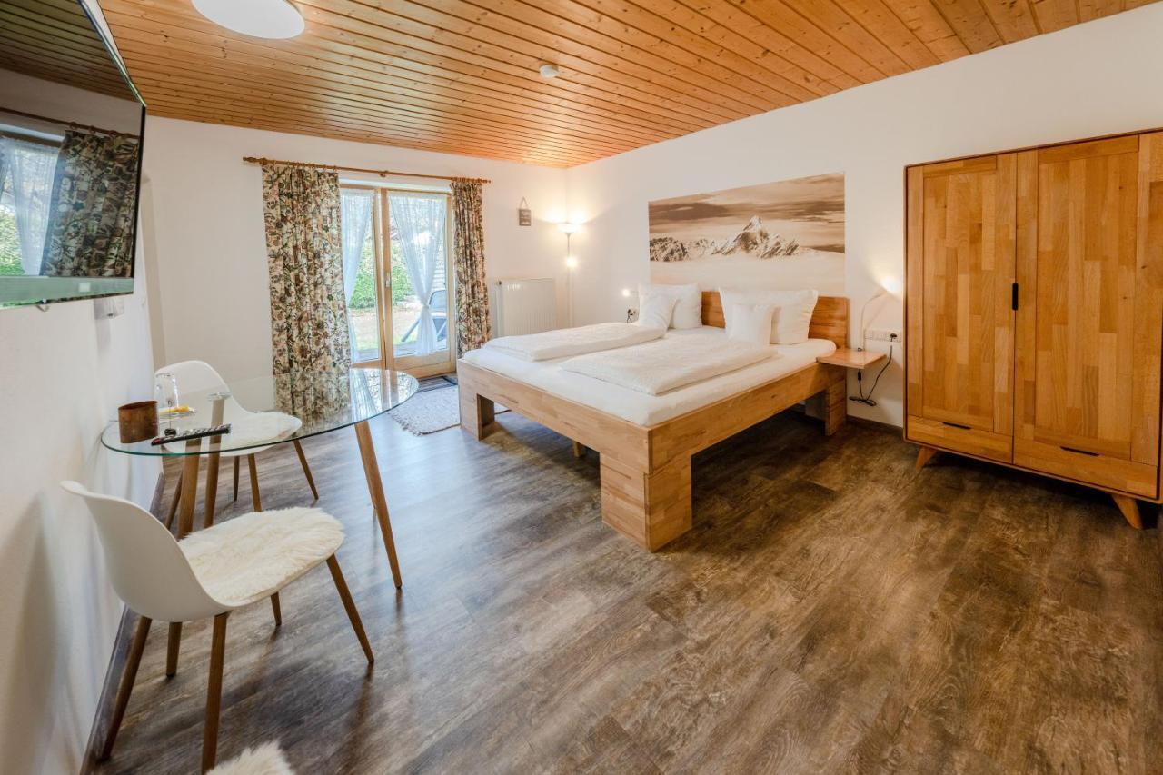 Gaestehaus Doering Mittenwald Exterior photo